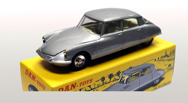 Citroën DS19 Gris Métal Version Poch Espagne, capot et malle ouvrants