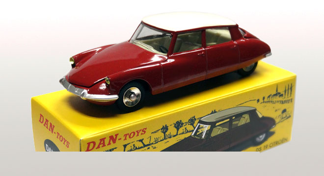 Citroën DS19 Grenat / Toit Ivoire, capot et malle ouvrants
