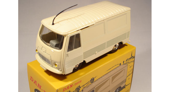 Peugeot J7 Fourgon Tôlé Beige