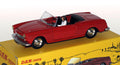 Peugeot 404 Cabriolet Rouge avec Conductrice (Portes et capot ouvrants, dossier des sièges basculant)