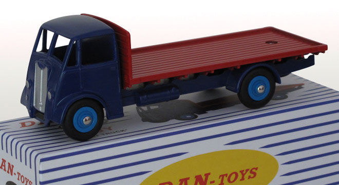 GUY “Flat Truck” Bleu Foncé / Rouge