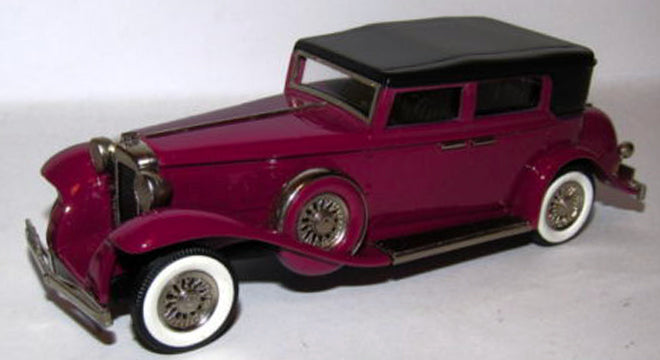 Marmon Sixteen Convertible 1931 Pourpre  ( un seul exemplaire neuf boite d'origine )