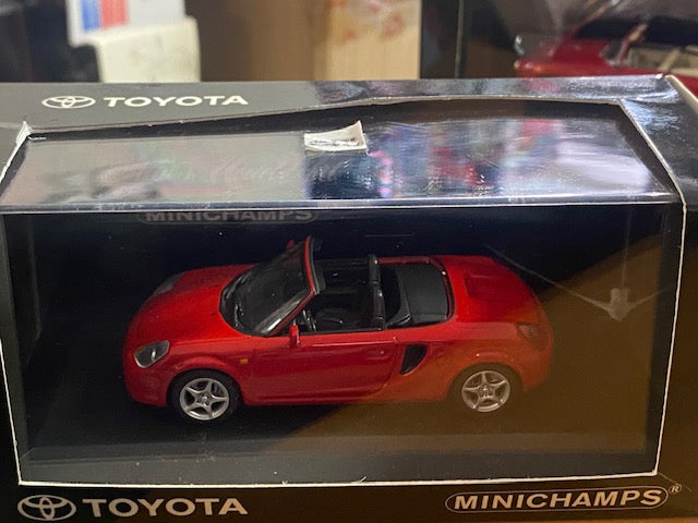 TOYOTA MR2 CABRIOLET Rouge( un seul exemplaire neuf boite d'origine )