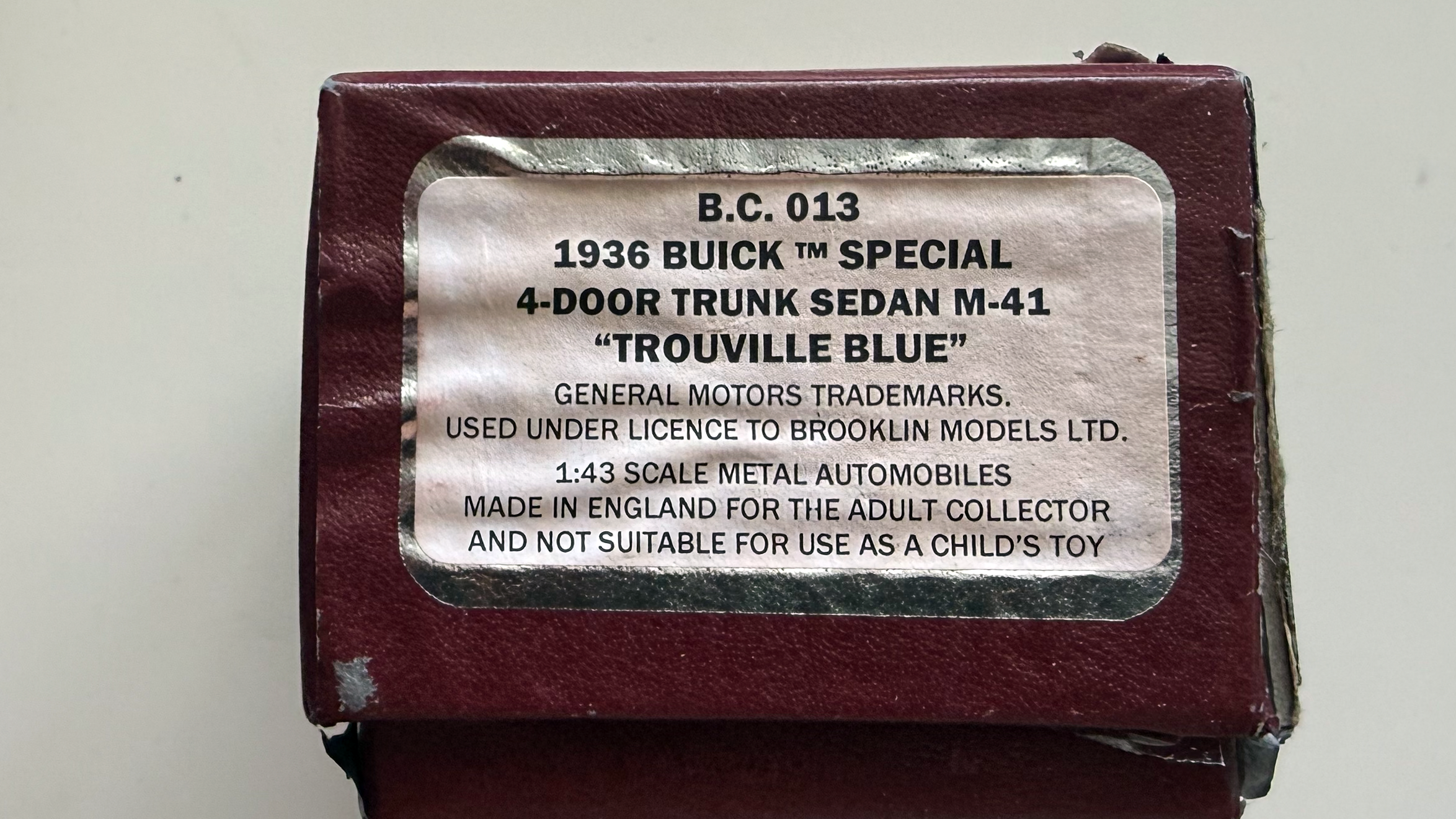 Buick Special 4-portes Trunk Sedan M-41 1936 Bleu Trouville Ref BC013