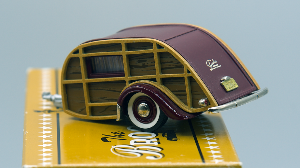 Wesley Slumbercoach Woody Trailer 1947 Bordeaux/Bois Ref BRK65