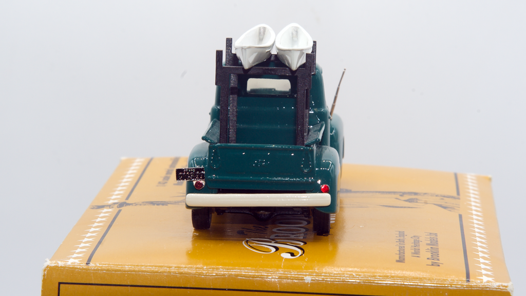 Ford F-1 Pick-up (C.T.C/S. 1999) avec benne porte-kayak 1948 Vert Edition limitée 315 exemplaires Ref BRK76x