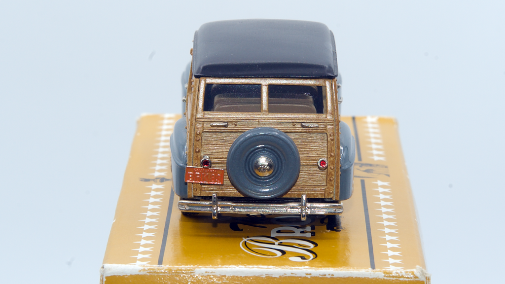 Ford V8 Station Wagon 1947 Bleu/Noir/Bois Ref BRK83