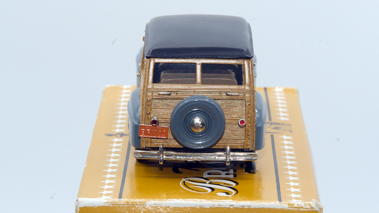 Ford V8 Station Wagon 1947 Bleu/Noir/Bois Ref BRK83
