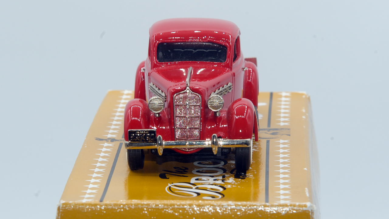 Plymouth 5-window Coupe 1935 Rouge Ref BRK90