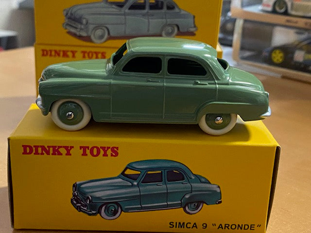 Simca 9 Aronde Vert