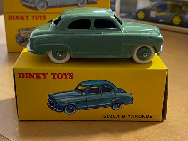 Simca 9 Aronde Vert