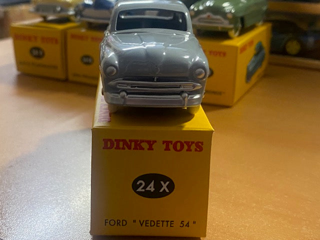 Ford Vedette 54 Gris