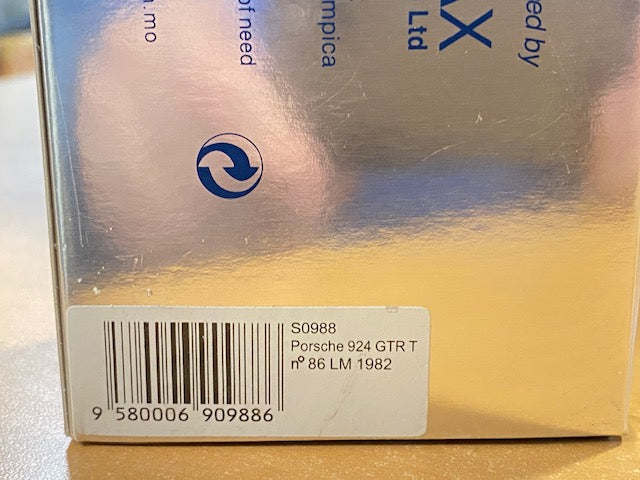 Porsche 924 GTR T # 86   24H du Mans 1982  Pilotes : M. Schurti / P. Bedard / P. Miller