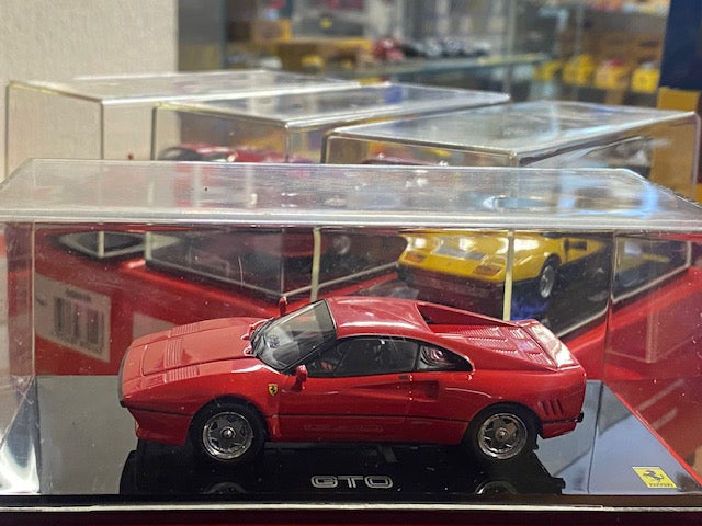 FERRARI 288 GTO Rouge (Capot et moteur ouvrant ) Ref 5071R