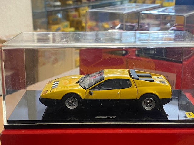 FERRARI BB 512  Jaune ( Capot et moteur ouvrant ) Ref 08171Y