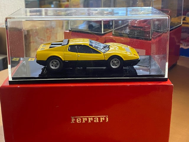 FERRARI BB 512  Jaune ( Capot et moteur ouvrant ) Ref 08171Y
