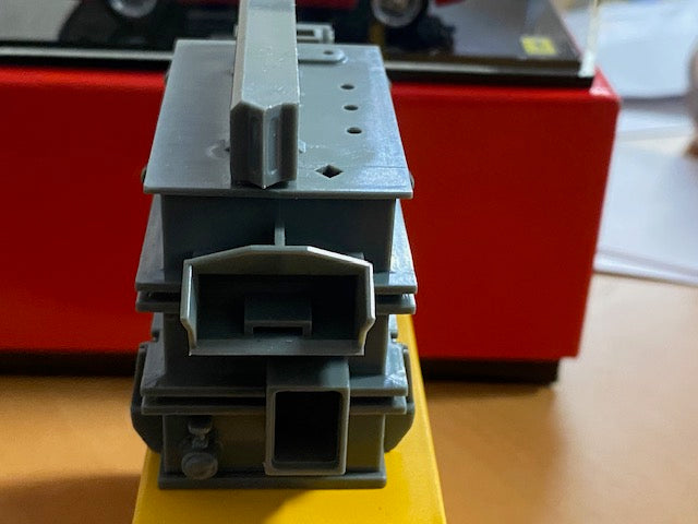 Transformateur Démontable en matiére plastique  Ref ADT-833 ( Accessoires a l'intérieur du transfo )