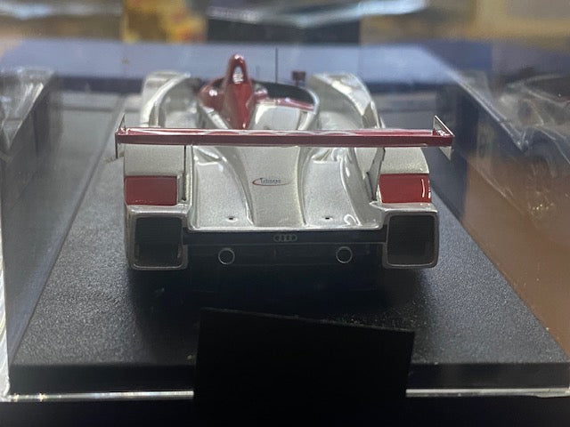 RARE AUDI R8R #1  Winner Le Mans 2000 Ed.N° 021/200 - Frank Biela  Tom Kristensen  Emanuele Pirro -Ref BG211