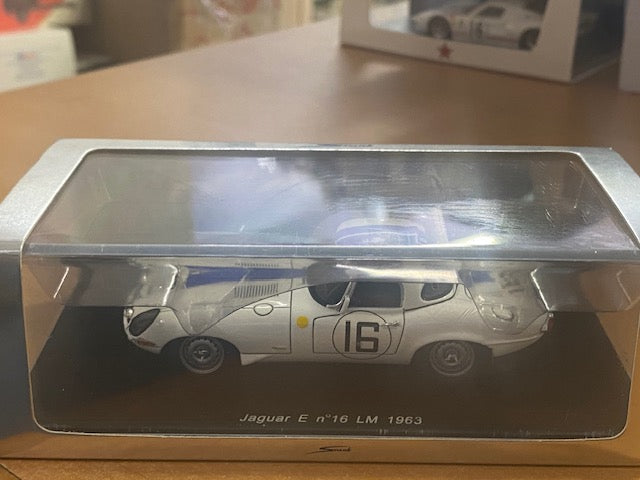Jaguar Type E Lightweight #16 24h Le Mans 1963 -  Paul Richards  Roy Salvadori Ref