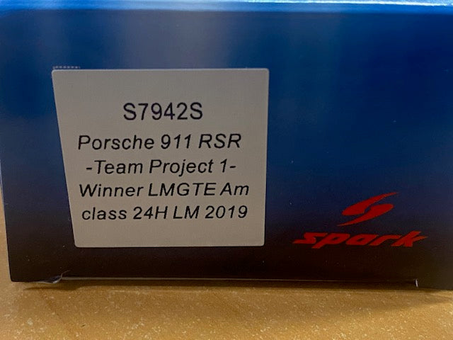 Porsche 911 RSR #56 Team Project 1 Vainqueur LMGTE Am class 24H Le Mans 2019 - J. Bergm - Version exclusive avec trophée -eister - P. Lindsey - E. Perfetti