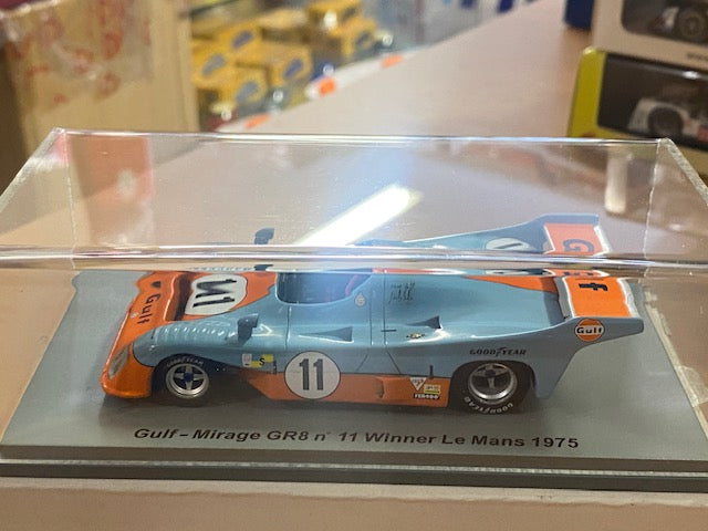 Gulf Mirage GR8 #11 Vainqueur du Mans 1975 - Bell/Ickx STME01