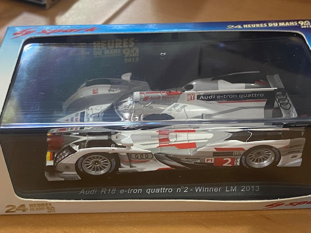 AUDI R18 e-tron quattro #2 Winner Le Mans 2013  - Loïc Duval, Tom Kristensen et Allan McNish 43LM13