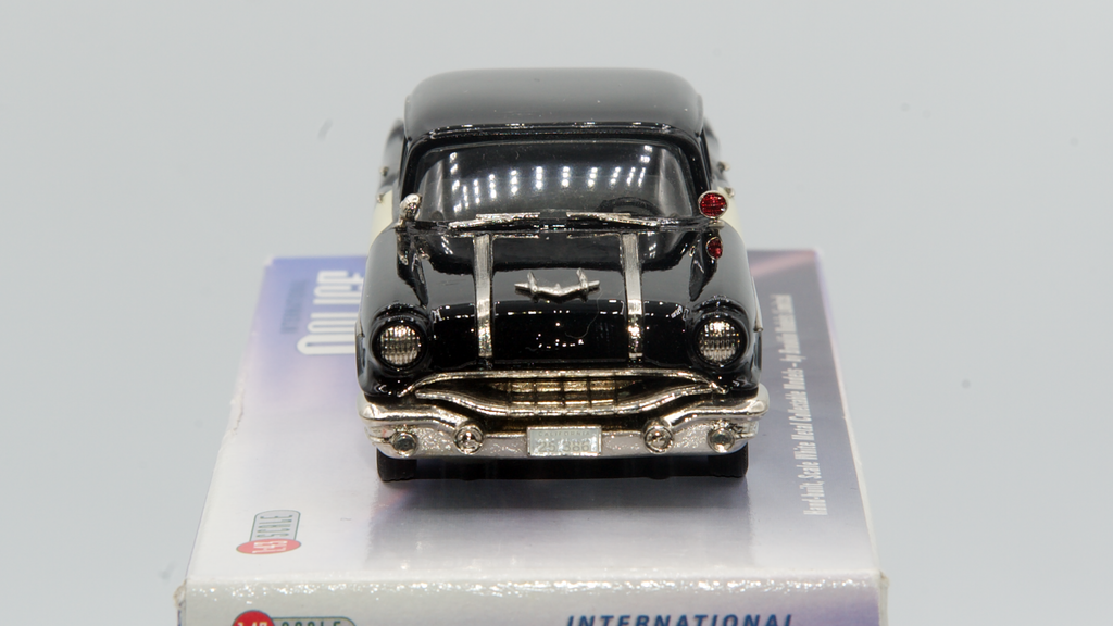 Pontiac Chieftain C.H.P. 1956 Noir Ref IPV27