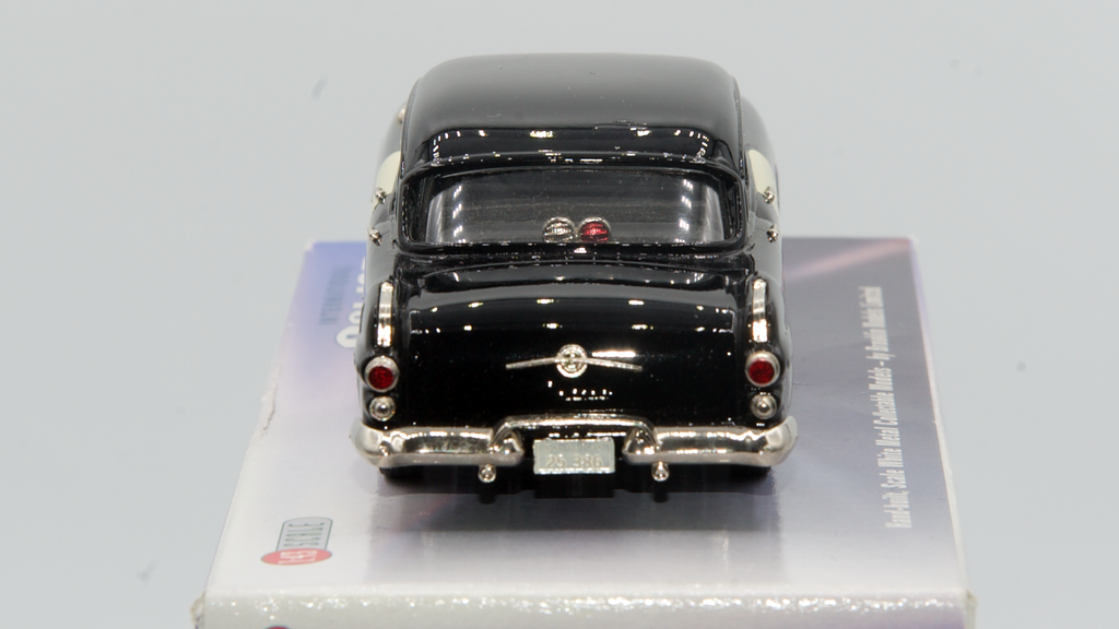 Pontiac Chieftain C.H.P. 1956 Noir Ref IPV27
