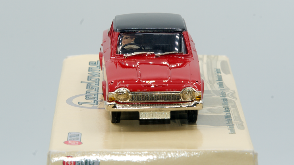 Ford Corsair 2000 (L.C.C. Special 2005) 1966 Rouge/Toit Noir (Edition limitée 130 exemplaires) Ref LDM41x