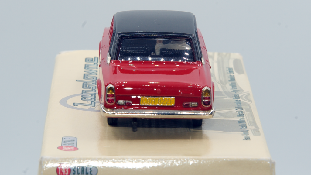Ford Corsair 2000 (L.C.C. Special 2005) 1966 Rouge/Toit Noir (Edition limitée 130 exemplaires) Ref LDM41x