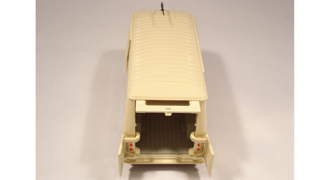 Peugeot J7 Fourgon Tôlé Beige (Exclusivité Dan-Toys - Edition Limitée 500 Exemplaires)