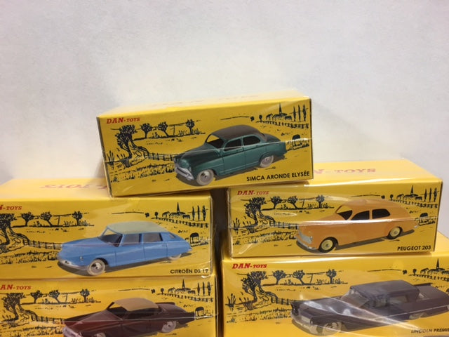 Coffret Prototypes N°2 Citroën DS19, Peugeot 203, Lincoln Premiere, Simca Aronde Elysée, Studebaker Commander (avec Livret Explicatif et Fiches) Livrée avec boite individuelle.
