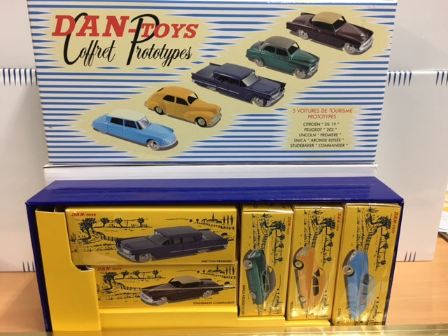 Coffret Prototypes N°2 Citroën DS19, Peugeot 203, Lincoln Premiere, Simca Aronde Elysée, Studebaker Commander (avec Livret Explicatif et Fiches) Livrée avec boite individuelle.
