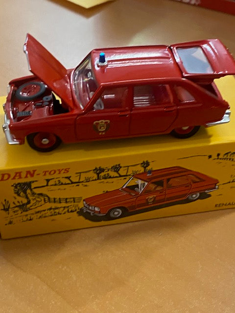 RARE  Renault 16 Pompiers, capot et hayon ouvrants, siège AR coulissant