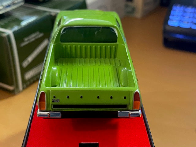 Holden HJ Sandeman UTE 1974  ( un seul exemplaire neuf en boite d'origine )