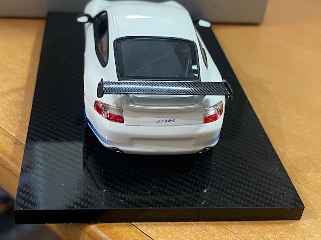 Porsche 911 type 996 GT3 RS 2004   Couleur blanche bandes Bleu  ( 2 exemplaires neuf boite d'origine )