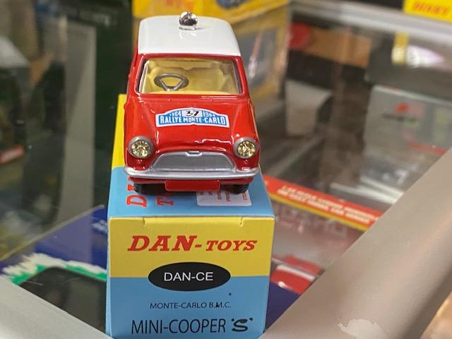 BMC Mini Cooper S #37 Vainqueur Rallye Monte Carlo 1964